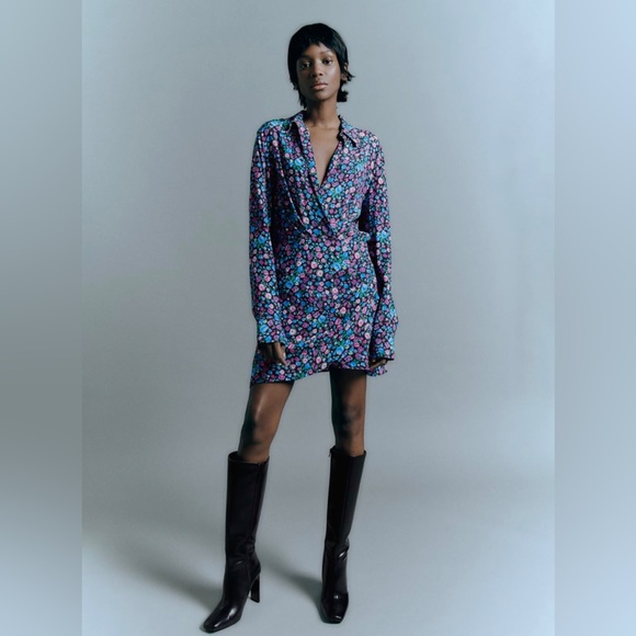 SOLD: ZARA SHORT SATIN EFFECT DRESS. Floral Print - Picture 2 of 8